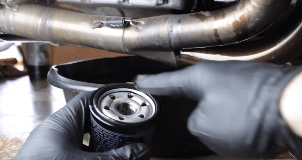Suzuki GSXR-1300 oil filter change